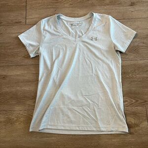 Under Armour/ heat gear Athletic Top